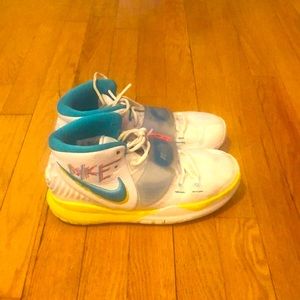 Girls size 6 Nike basketball shoes